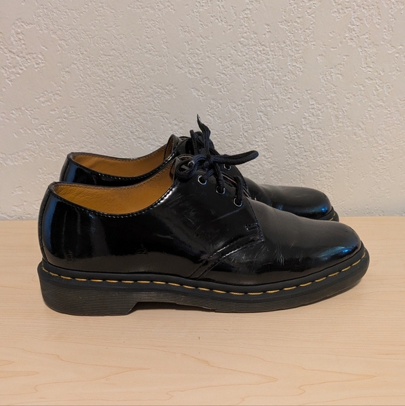 Dr Martens Classic Black Leather Shoes - Picture 3 of 10